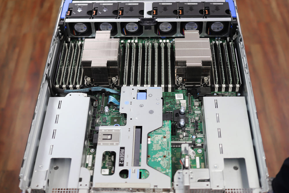 Máy chủ Dell PowerEdge R740 và R750 - Những cải tiến mới "thú vị" bạn nên biết