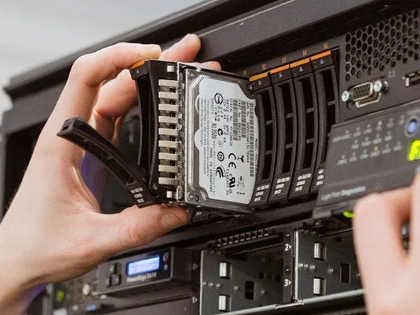 Cần biết gì khi nâng cấp ổ cứng cho máy chủ từ HDD lên SSD?
