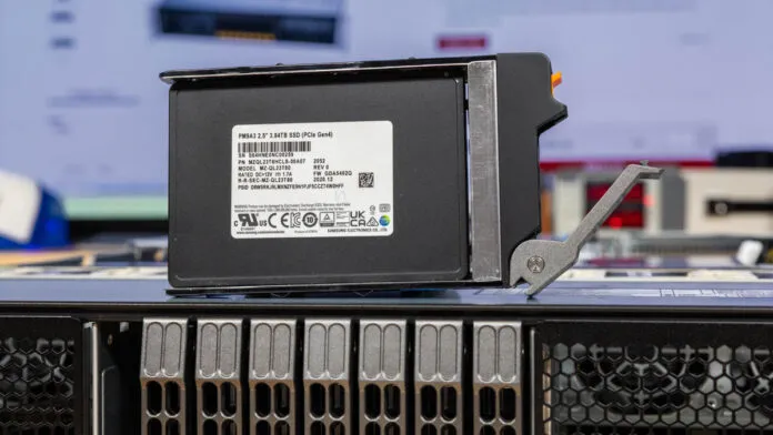 Đánh giá Supermicro Hyper SuperServer SYS-222HA-TN chi tiết