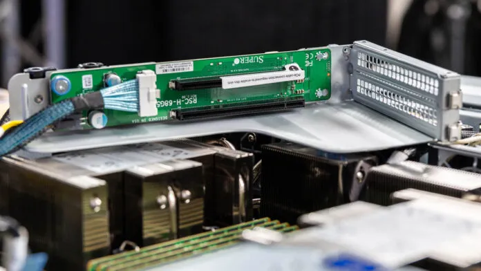 Đánh giá Supermicro Hyper SuperServer SYS-222HA-TN chi tiết