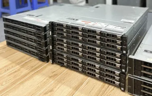 Máy chủ chính hãng cần bao nhiêu vốn để triển khai?