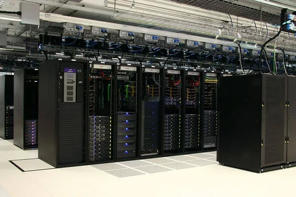 Thuê server hay mua - Phân tích bài toán kinh tế