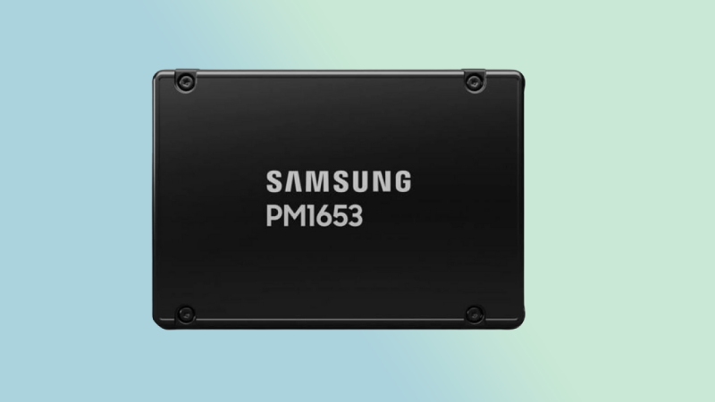 SSD 2.5 inch ổn định, dễ nâng cấp cho server